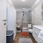 Studio Deja דירה Mugeba
